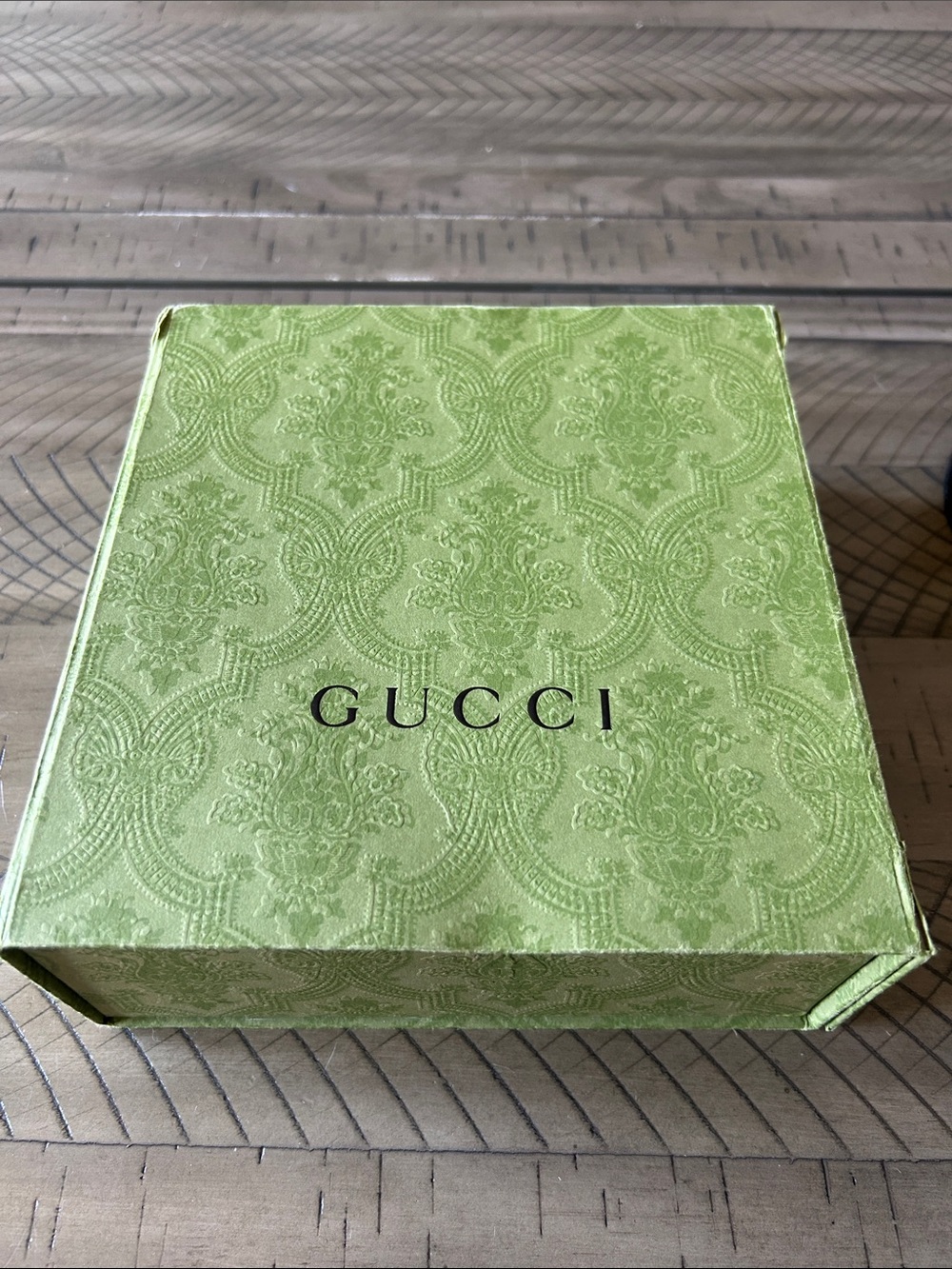 Gucci Black Leather Belt with Gold Interlocking G Buckle - Picture 8 of 9